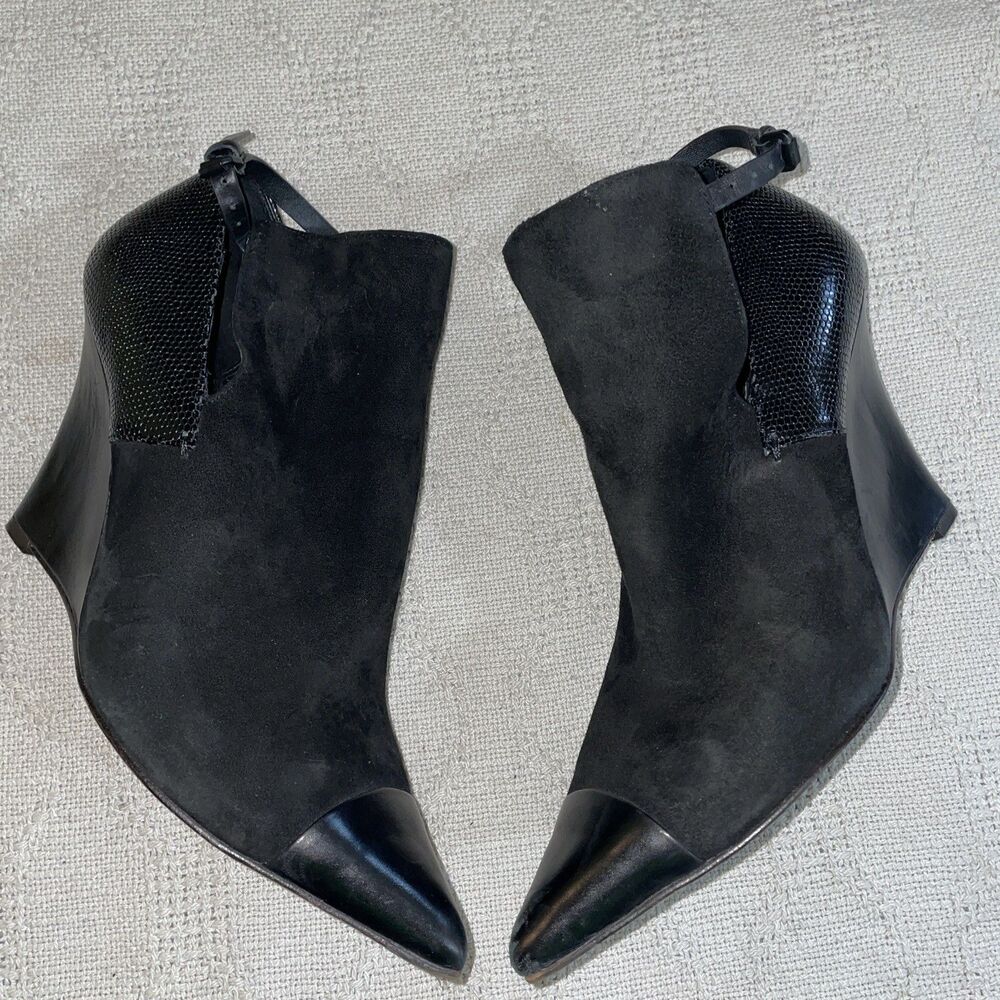 Elie Tahari Women’s Dressy Wedge Heels Size 38 U.S. 7 M Black Suede Leather